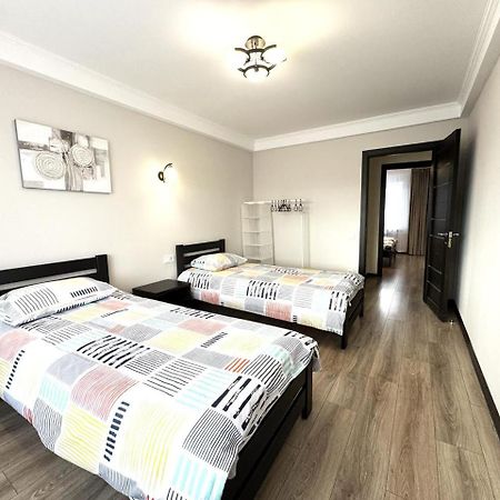 Artal Apartment On Obolonskyi Avenue 16A, 2 Bedroom Kiev Eksteriør bilde